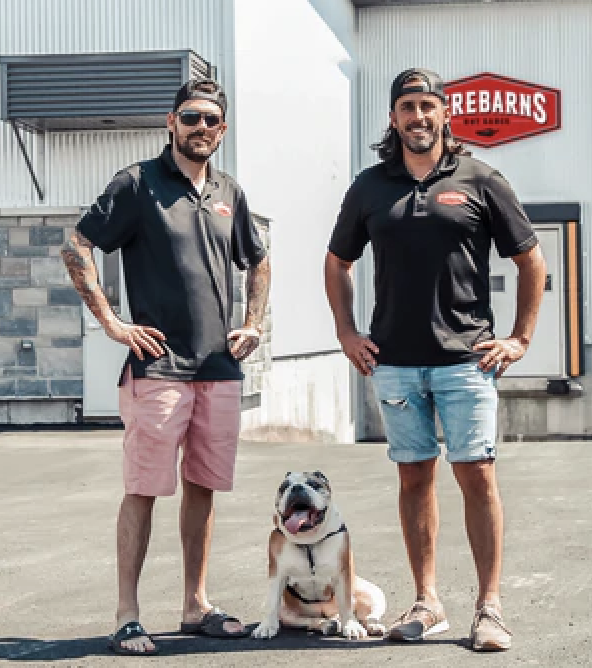 Frank Ménard et Pierre-Olivier Drouin, propriétaires des Sauces Firebarns Frank Ménard et Pierre-Olivier Drouin, propriétaires des Sauces Firebarns